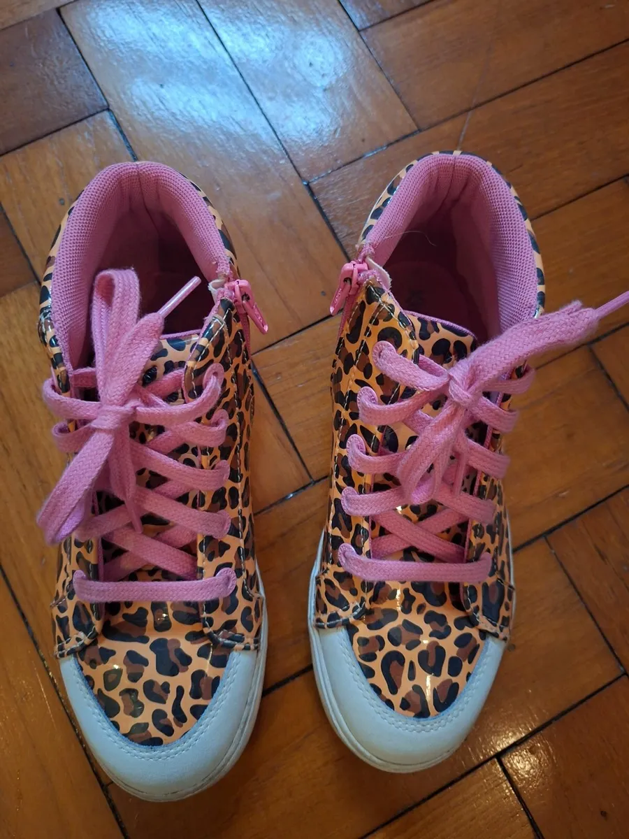 Girls gift - 5 x pairs designer shoes: sizes 2&3 - Image 4