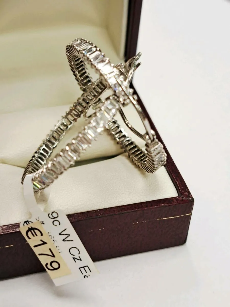 9K White Gold Earrings 9CT - Image 3