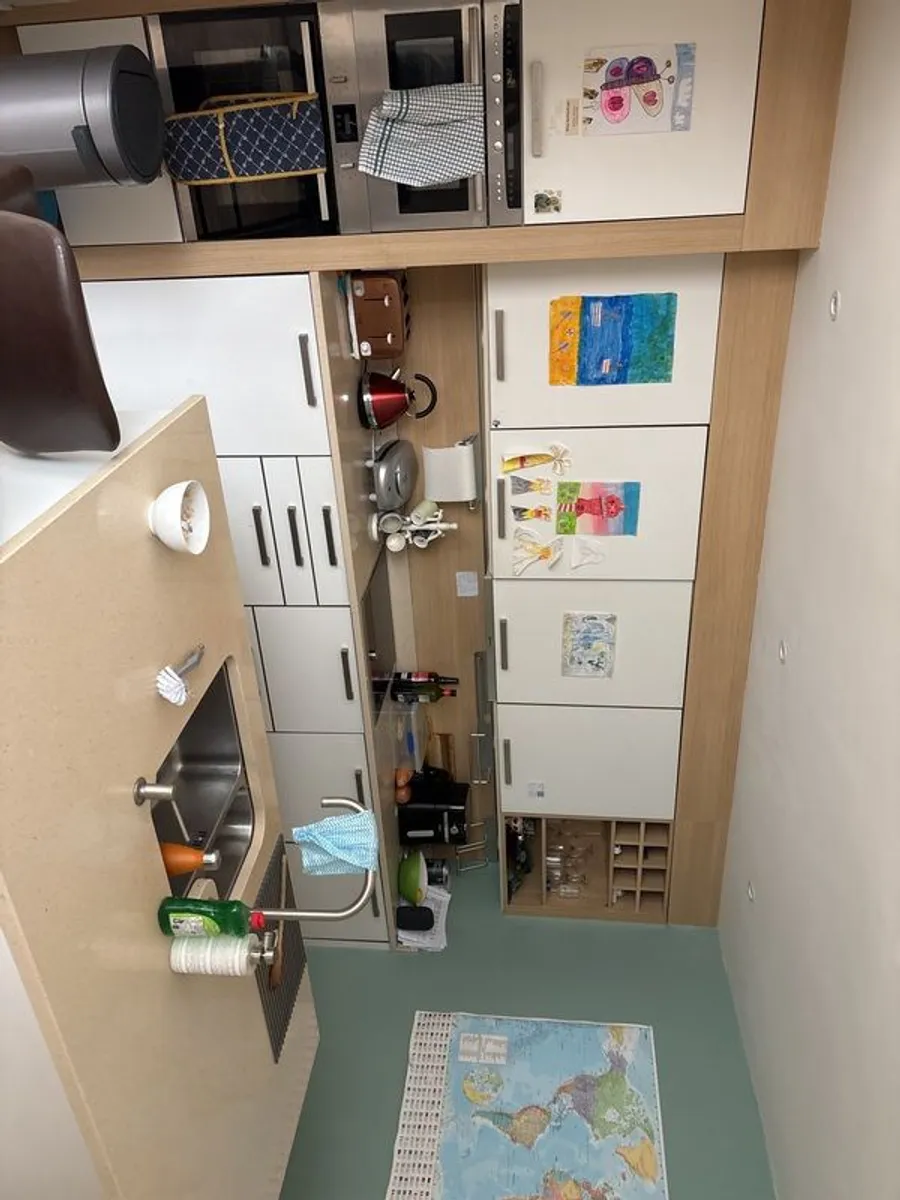 Kitchen with granite - Image 3