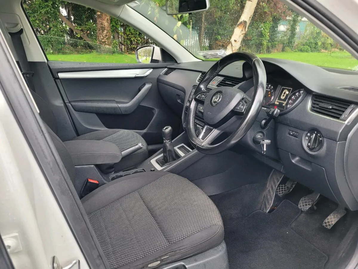 CLEAN 162 SKODA OCTAVIA 1.6 TDI. - Image 3