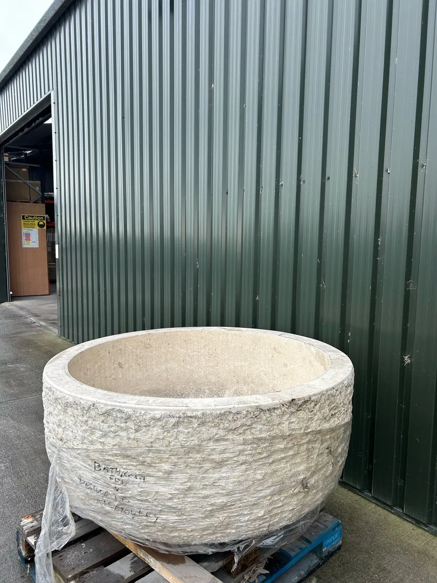 Stone bath tub - Image 4