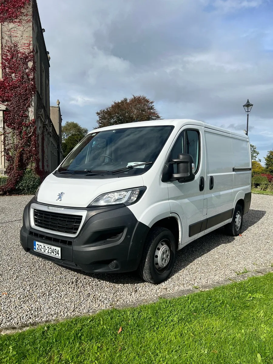 Peugeot Boxer 330 (52k km) - Image 1