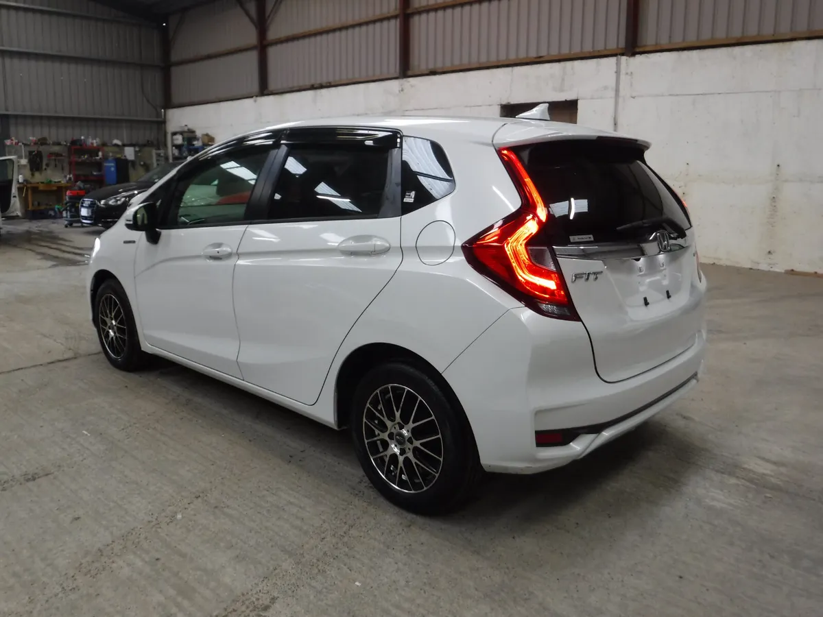 HONDA FIT 1.5 AUTO HYBRID ANDROID+CARPLAY - Image 4