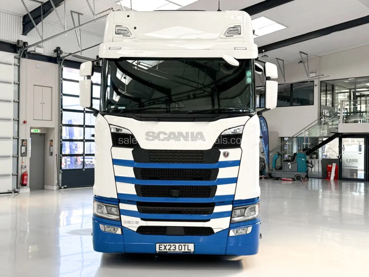 2023 (23) SCANIA S560 6X2 TWIN WHEEL TAG - Image 2