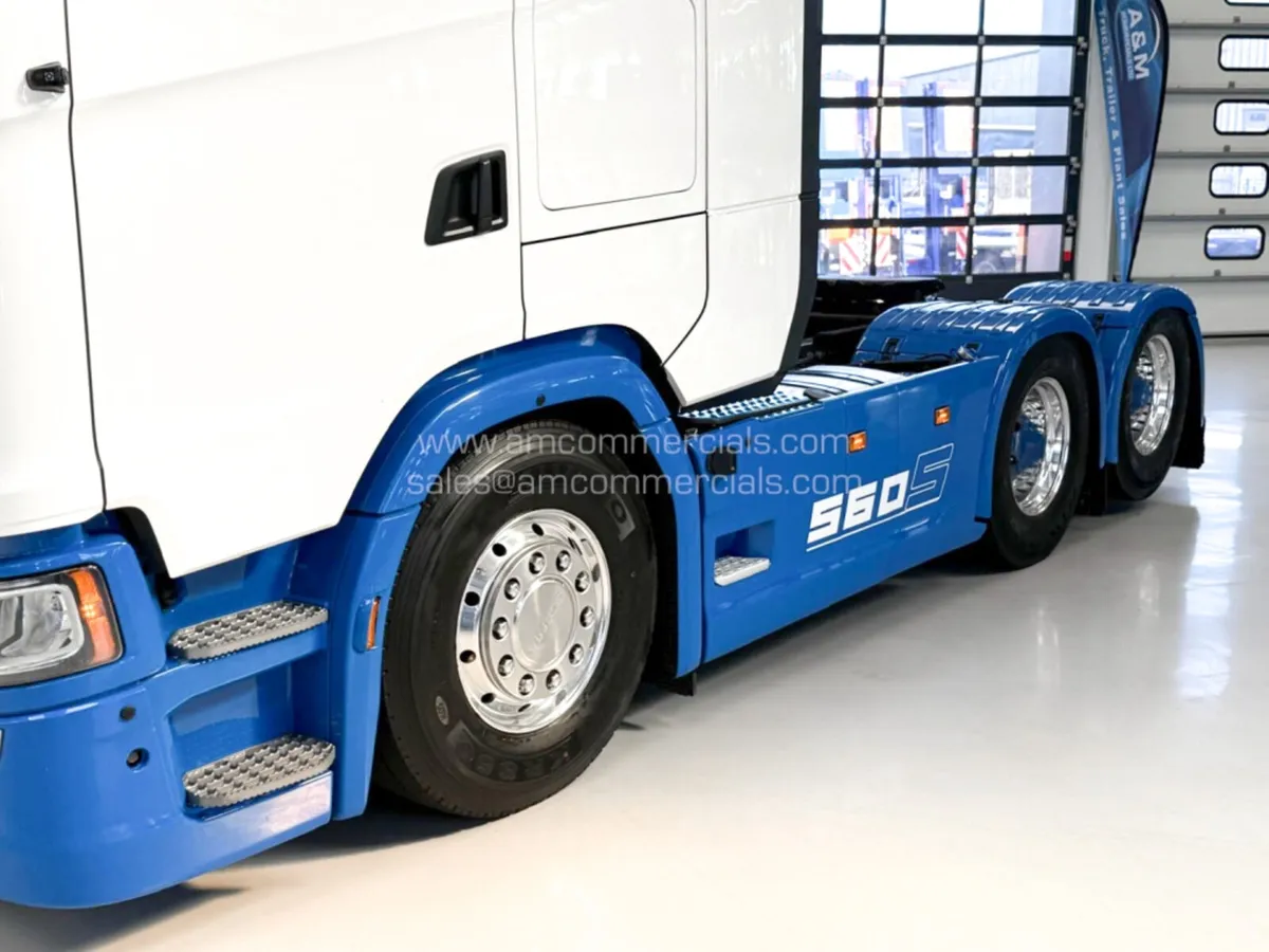 2023 (23) SCANIA S560 6X2 TWIN WHEEL TAG - Image 4