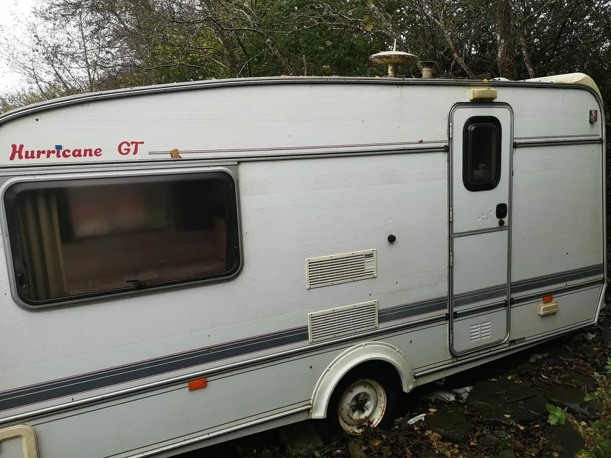 2 berth caravan - Image 1