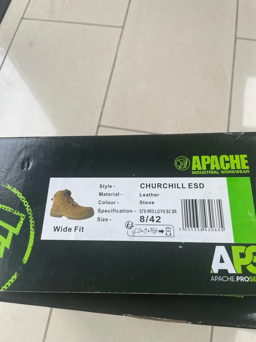 Work boots - Image 1