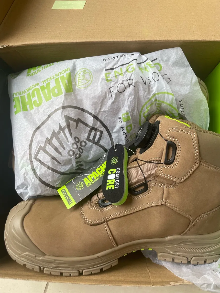 Work boots - Image 2