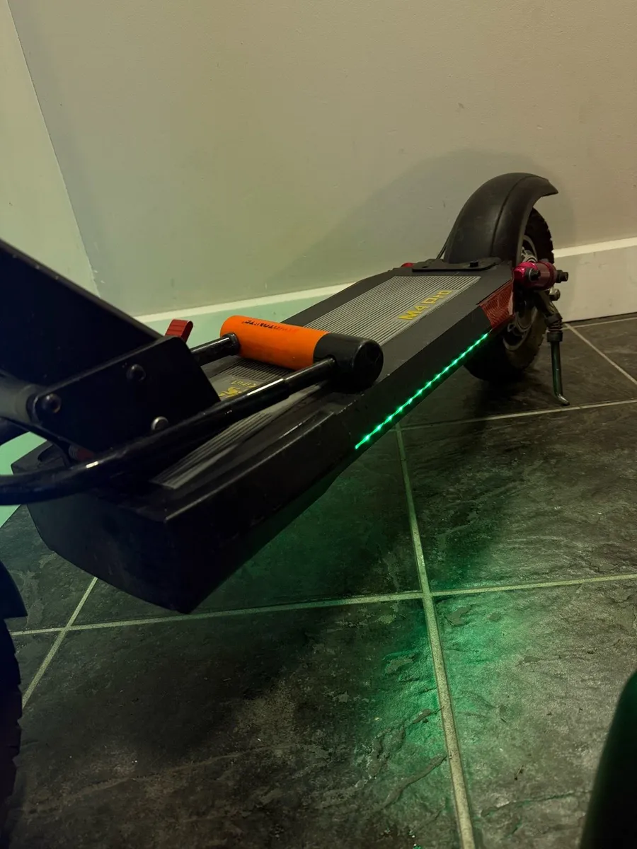 KuKirin M4 Pro Electric Scooter - Image 2