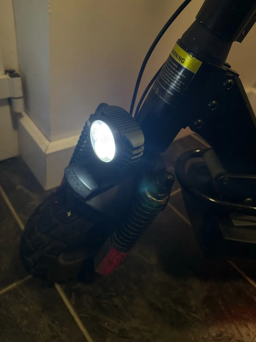 KuKirin M4 Pro Electric Scooter - Image 3