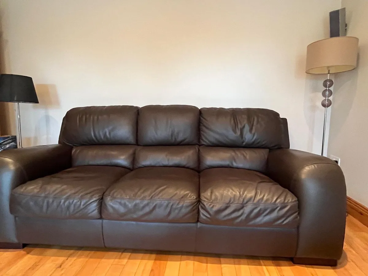 Couch - Image 2