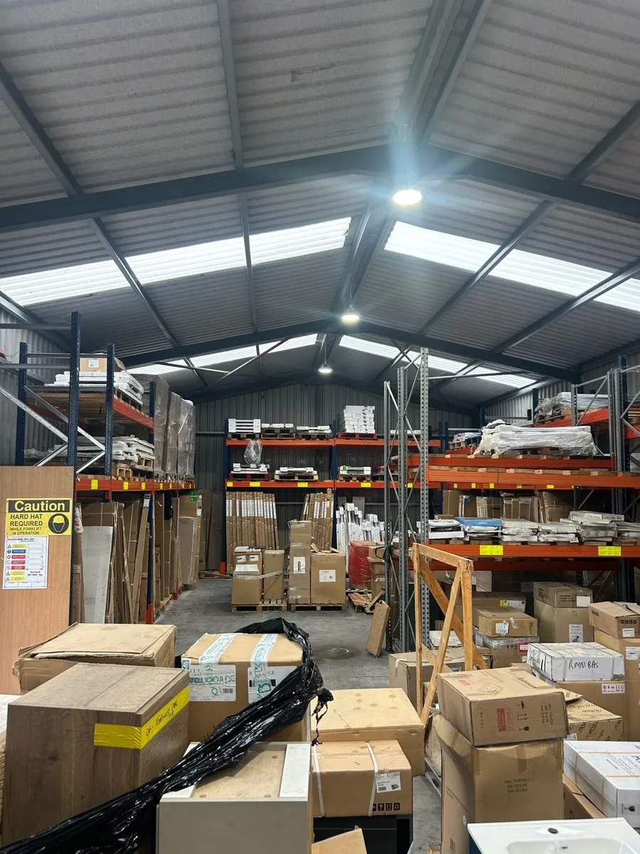Bathroom warehouse clearance sale - Image 1
