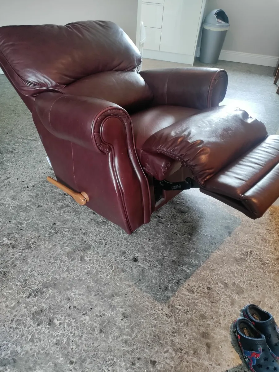 Recliner chair - Image 4