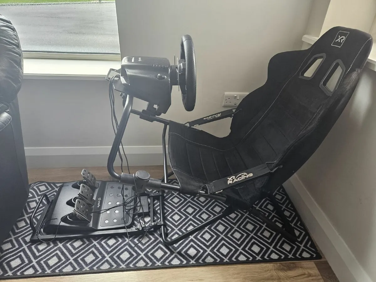 GR Racing Seat, with Logitech wheel and pedals - Image 1