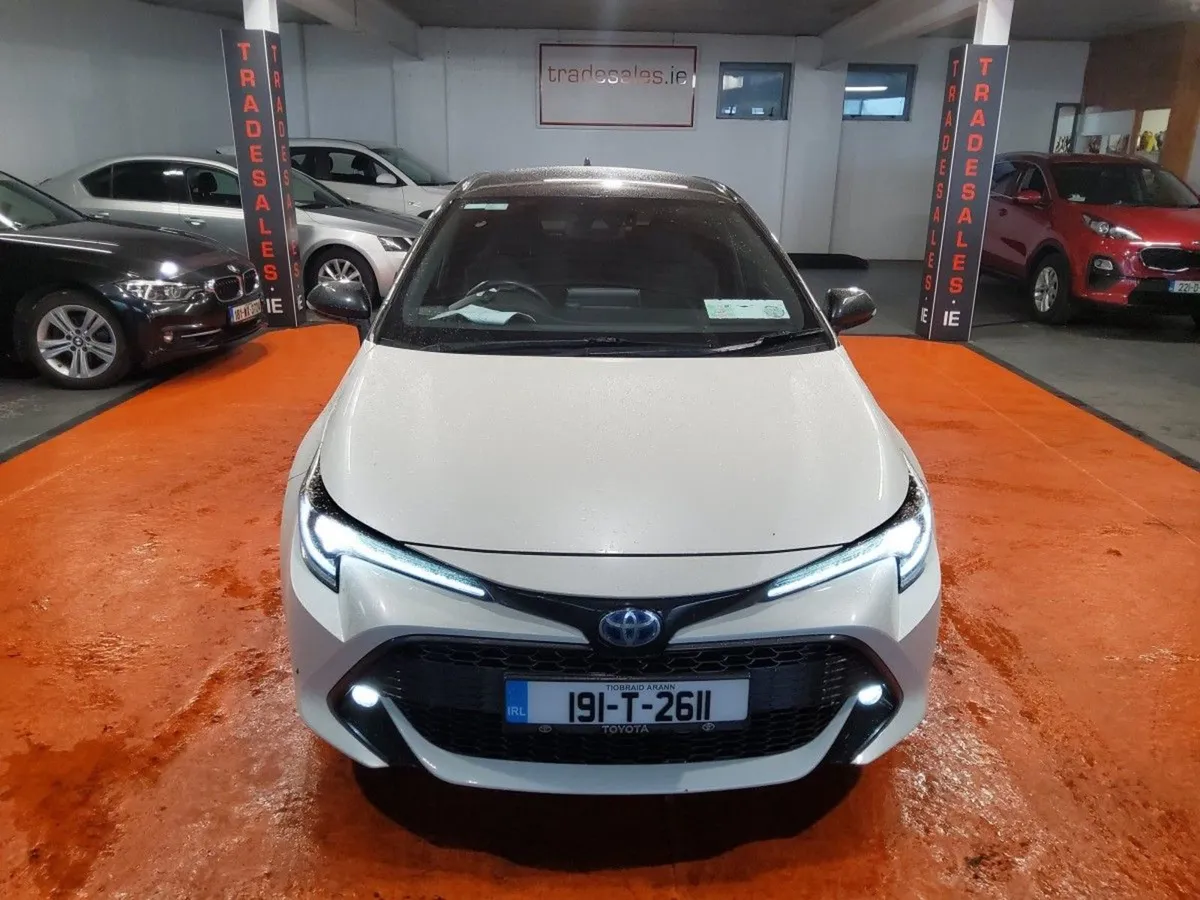 Toyota Corolla 1.8 Hybrid Luna Sport Hatchback - Image 1