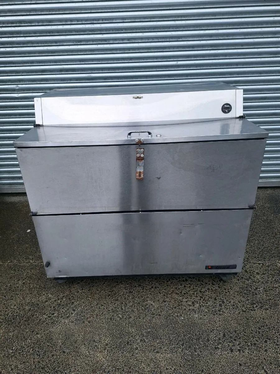 Large chest fridge - Image 1