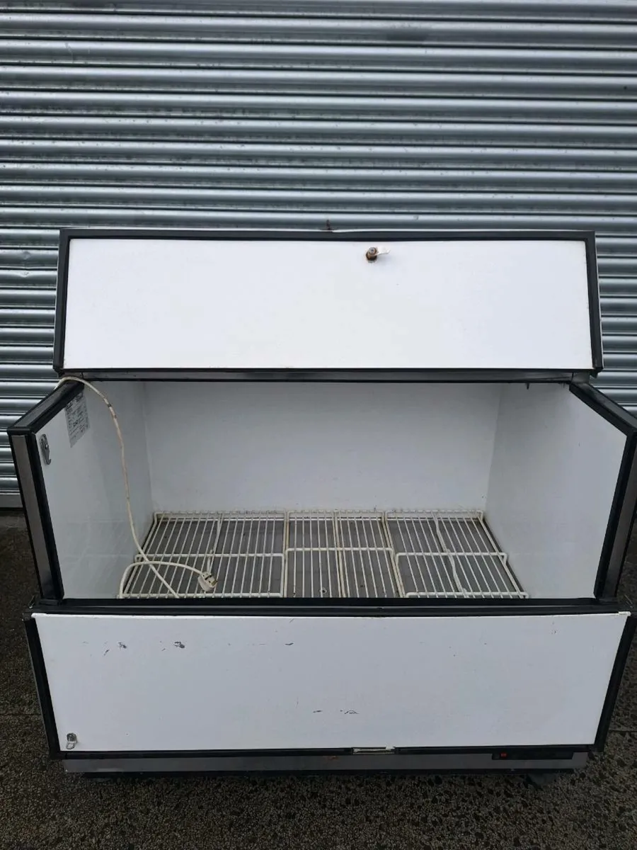 Large chest fridge - Image 3