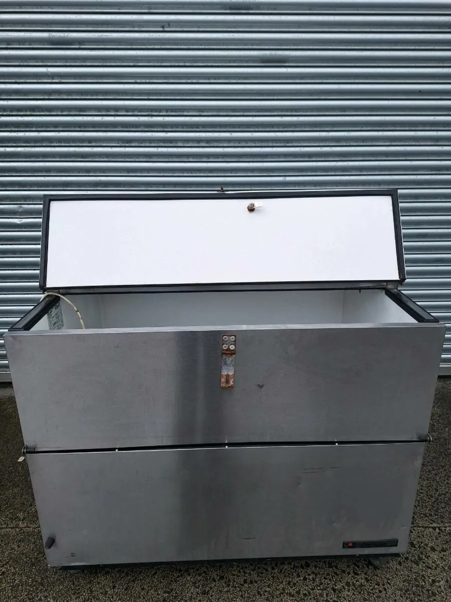 Large chest fridge - Image 4