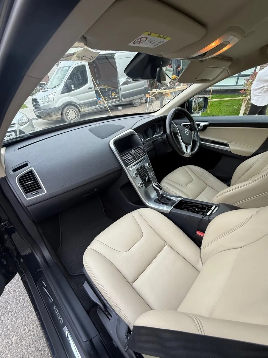 Volvo XC60 2017 - Image 1