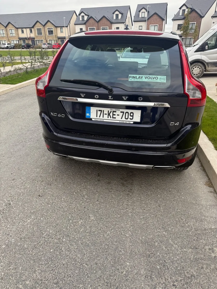 Volvo XC60 2017 - Image 3