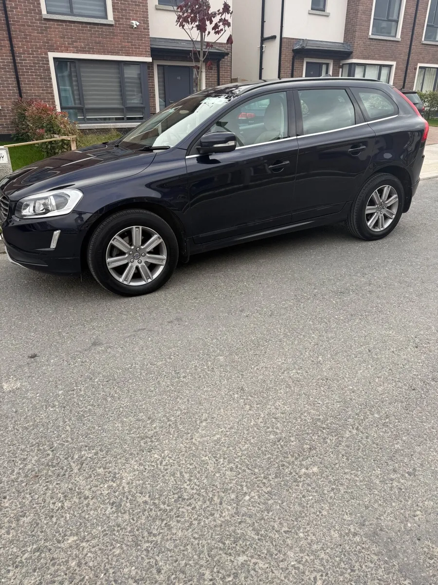 Volvo XC60 2017 - Image 4