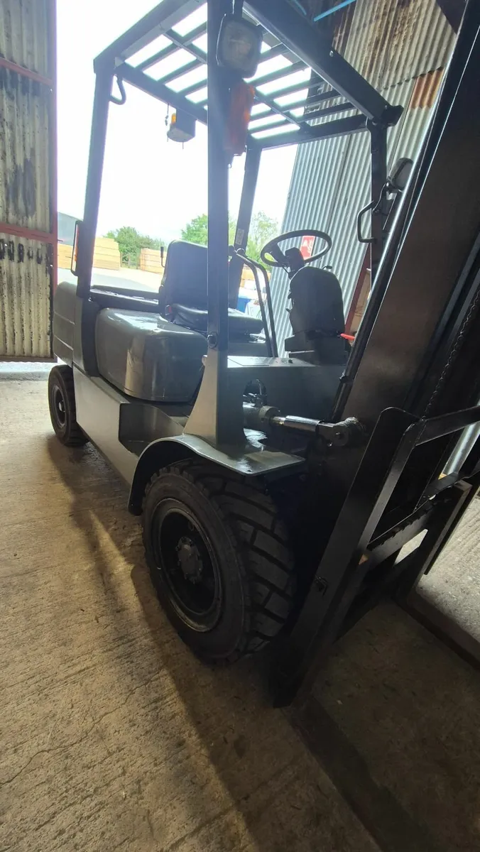 Mitsubishi forklift 3 ton fully serviced - Image 1