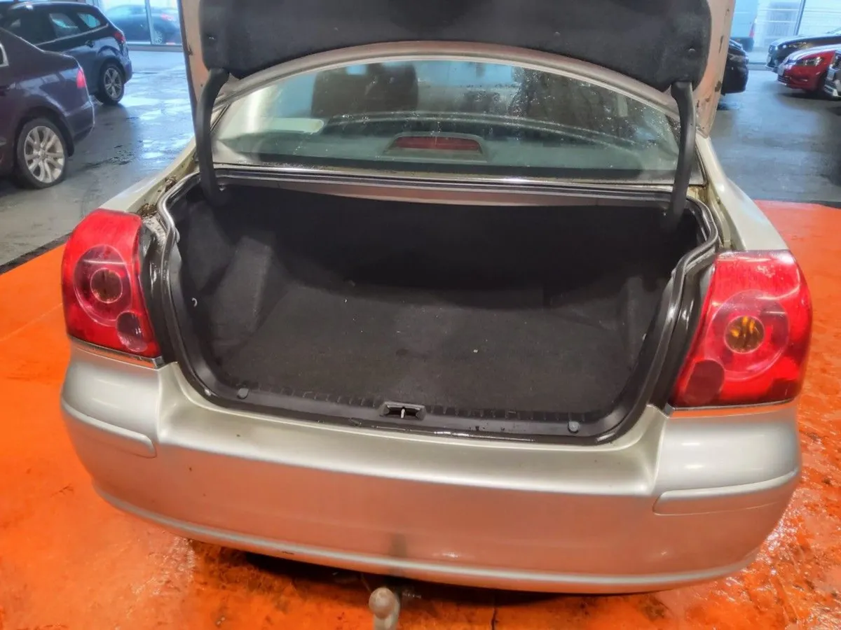 Toyota Avensis 1.6 Vvt-i Aura S/R - Image 4