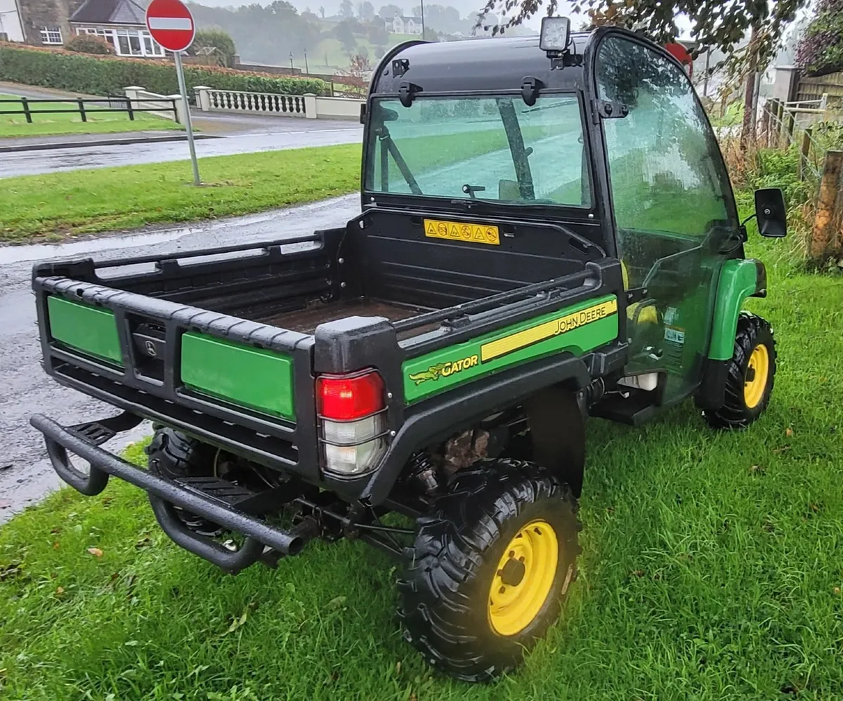 2017 John Deere 855D Low Hours Very Tidy Full Cab - Image 3
