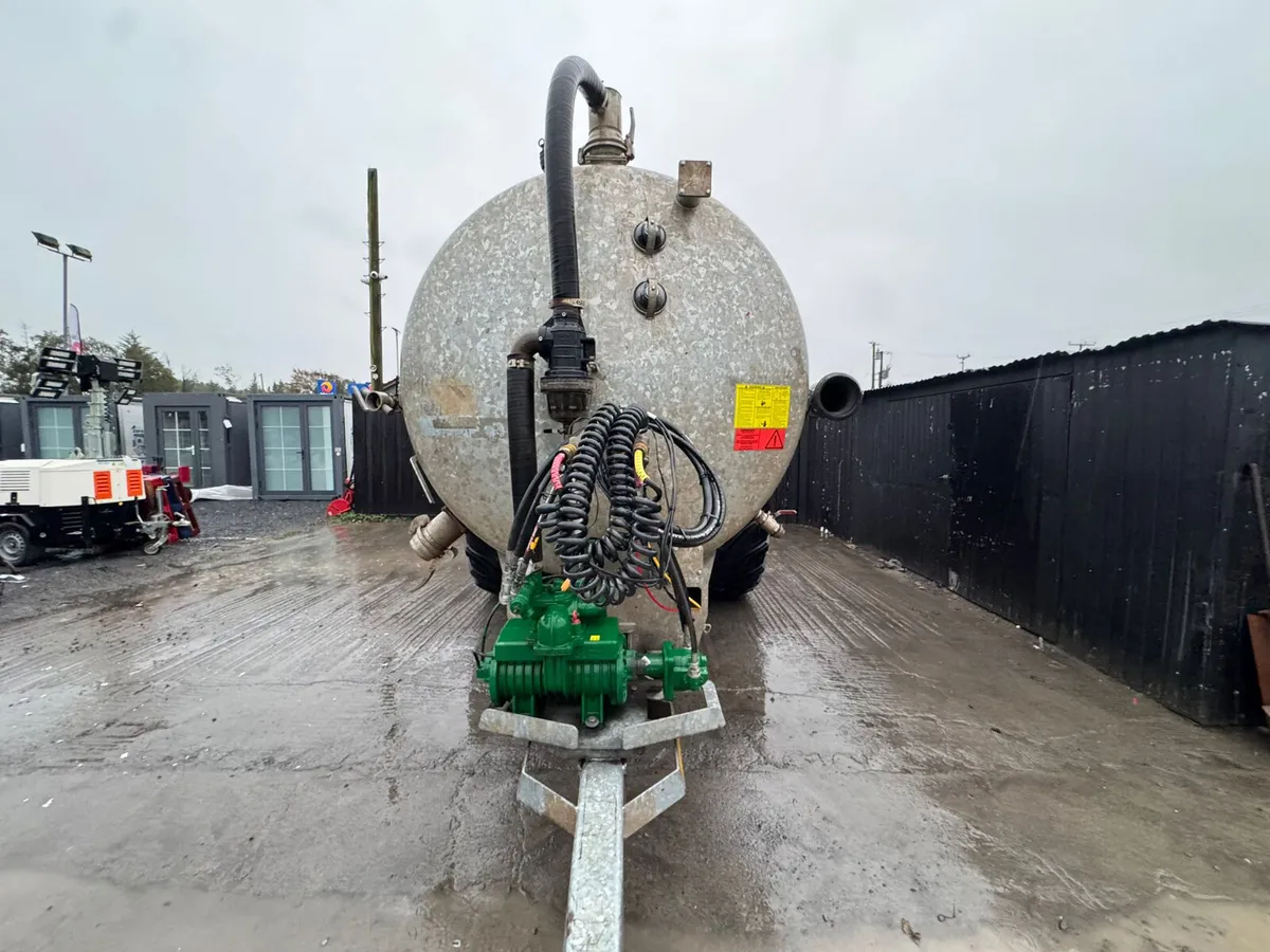 2023 Major LGP2400 Slurry Tanker - Image 3