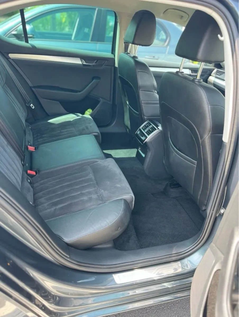 2017 Skoda Superb 2.0 TDI Business - Image 4