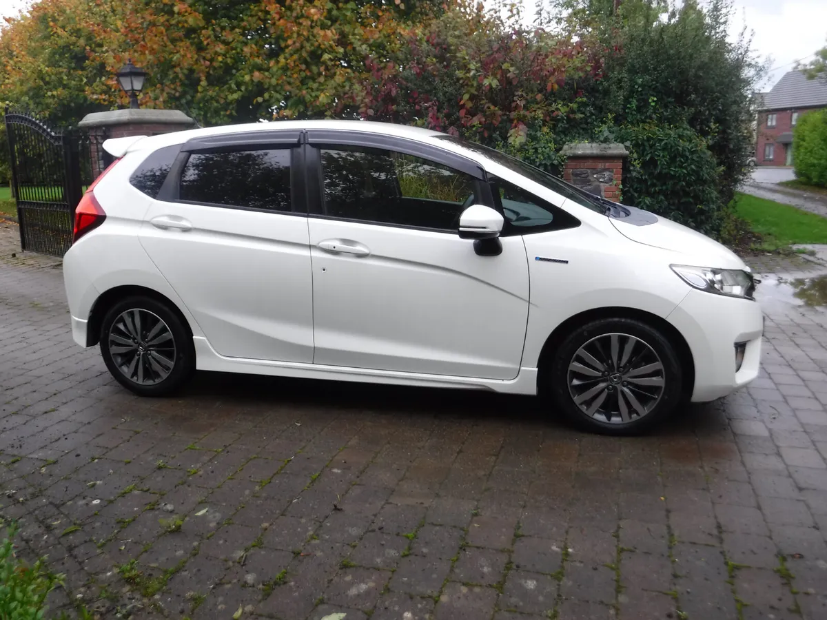HONDA FIT 1.5 AUTO HYBRID SPORTS ANDROID+CARPLAY - Image 2