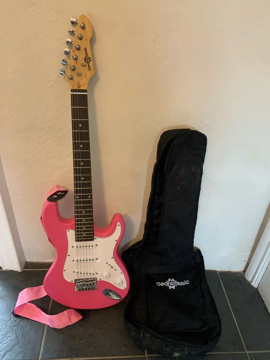 Gear4music pink Guitar - Image 1