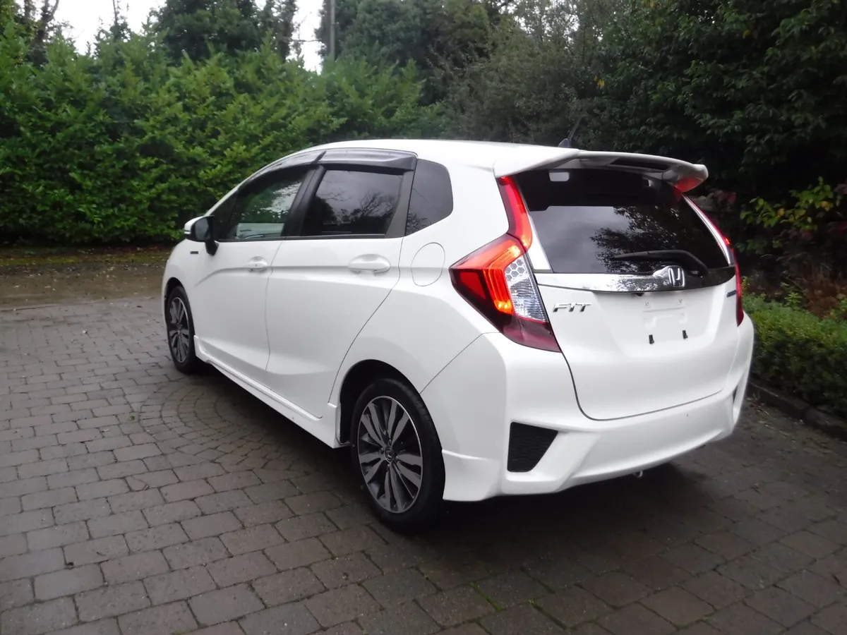 HONDA FIT 1.5 AUTO HYBRID SPORTS ANDROID+CARPLAY - Image 4