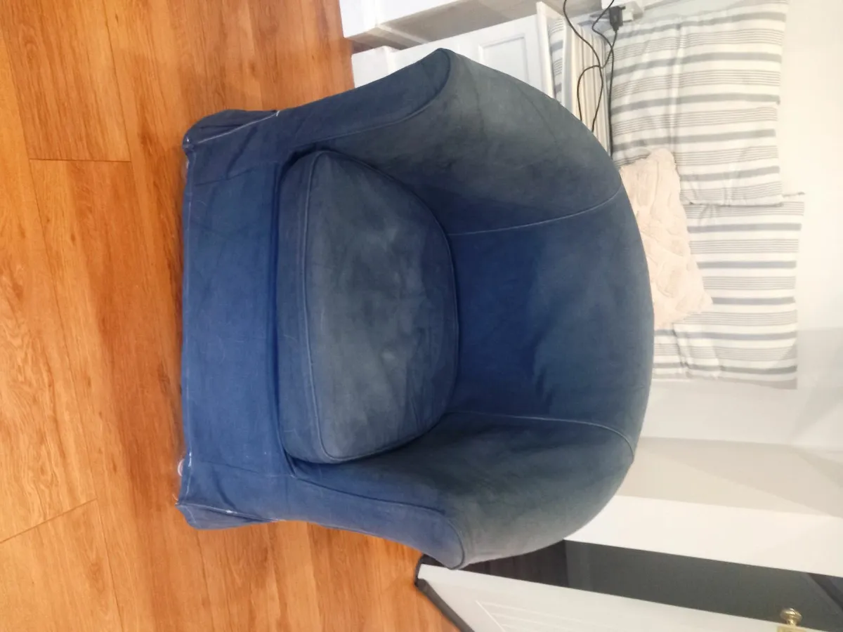 armchair - Image 2