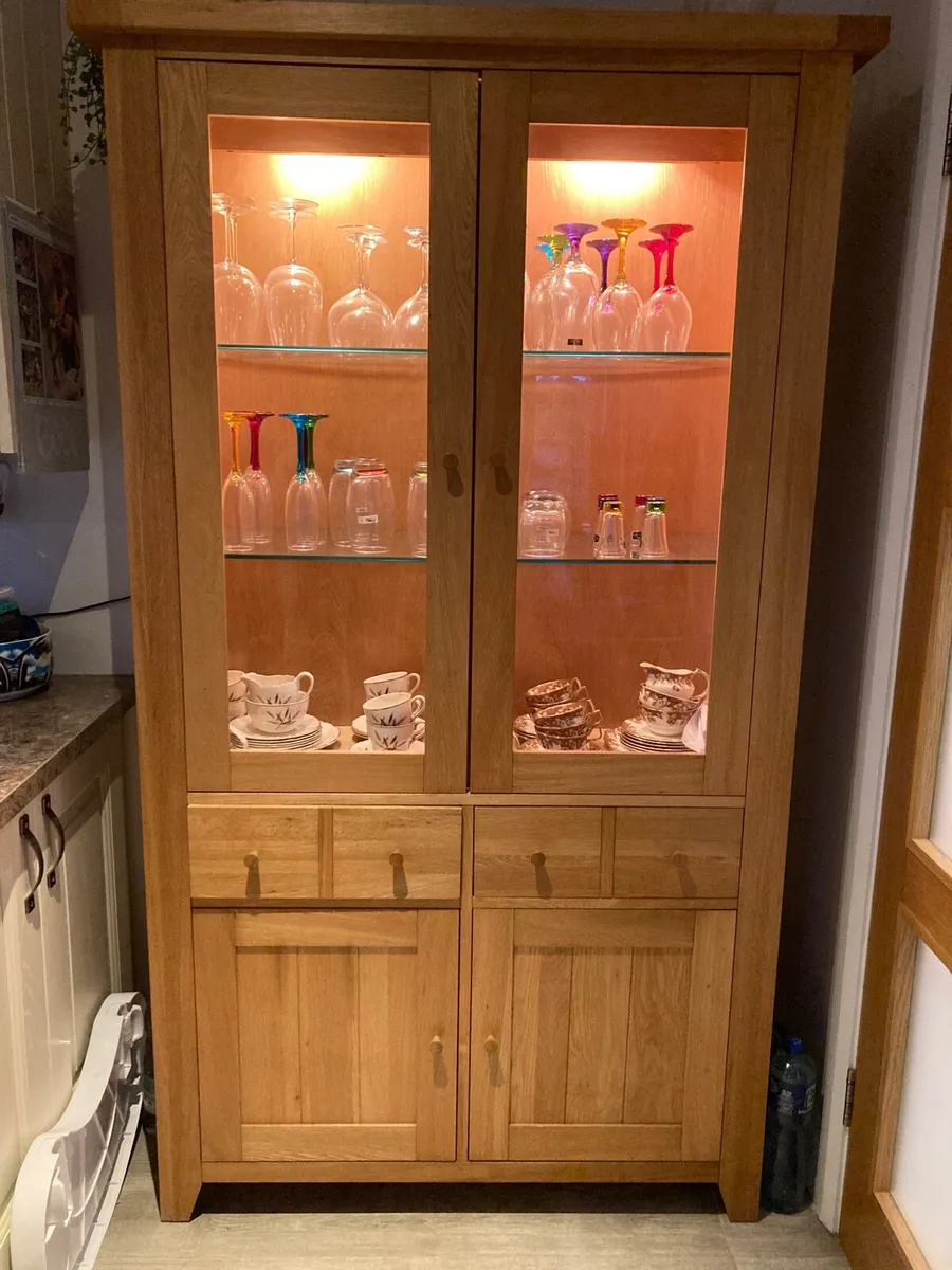 Cabinet - Image 1