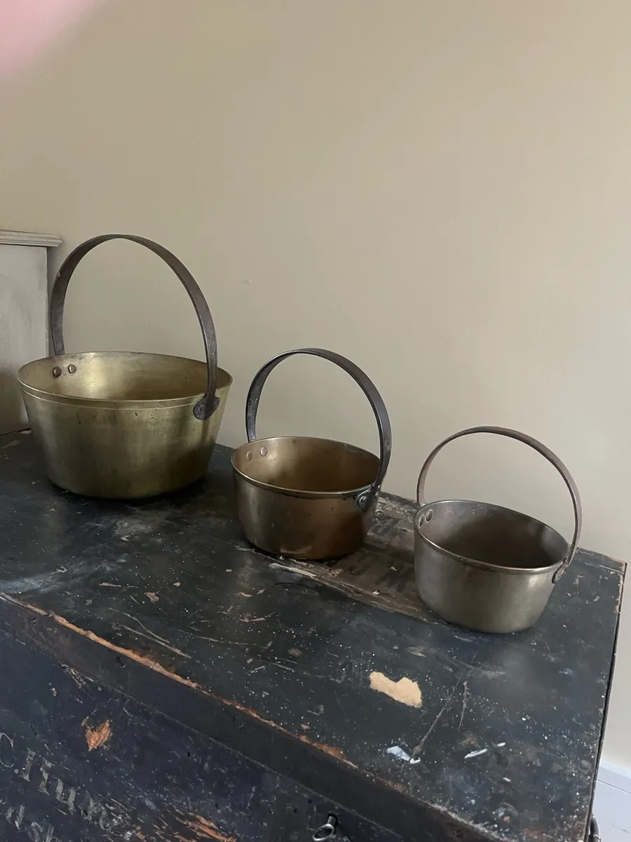 Antique Brass Set of Graduating Preserving Pans - Image 1