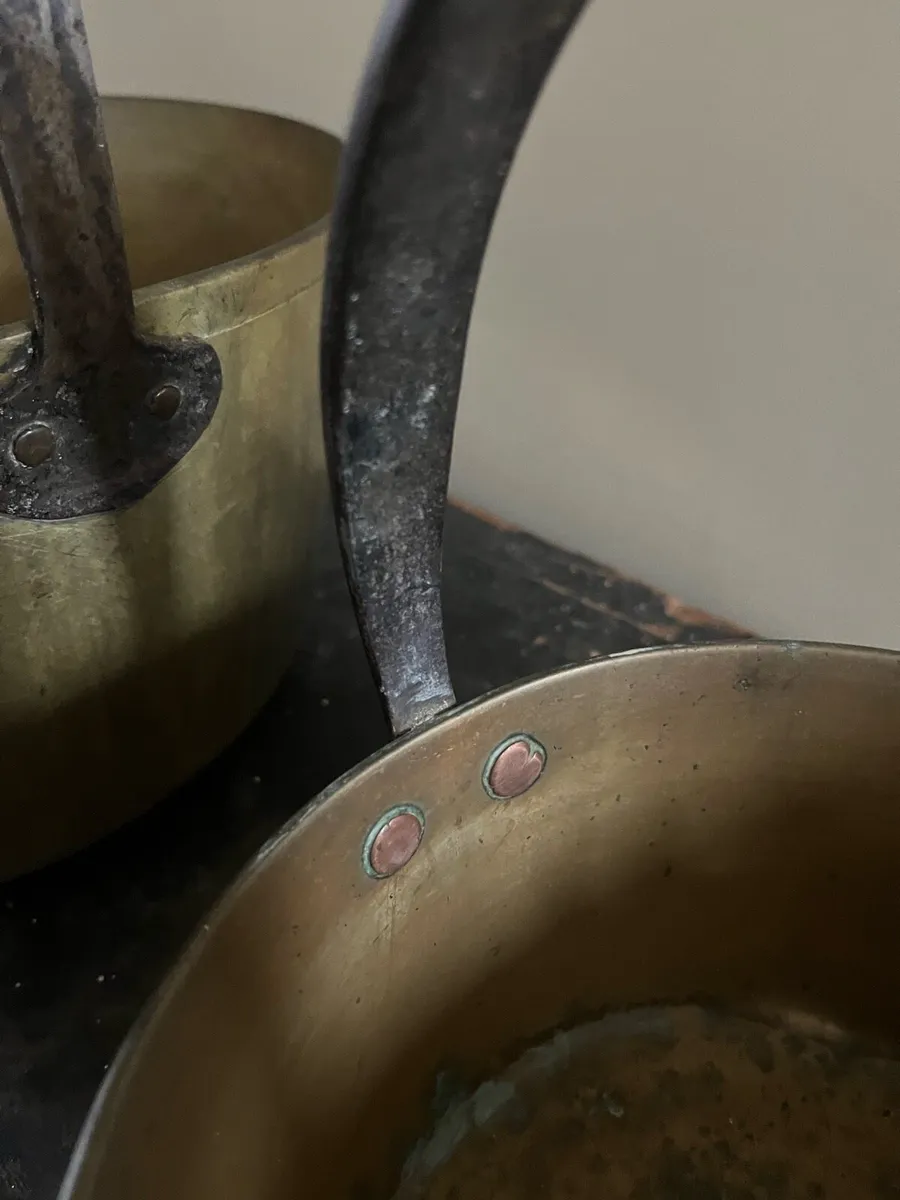 Antique Brass Set of Graduating Preserving Pans - Image 4