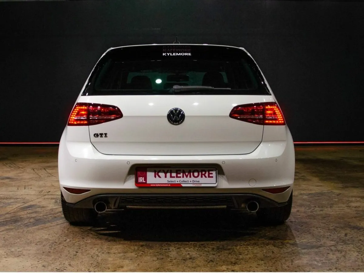 Volkswagen Golf GTI 2.0L DSG AUTOMATIC - REVERSE C - Image 4