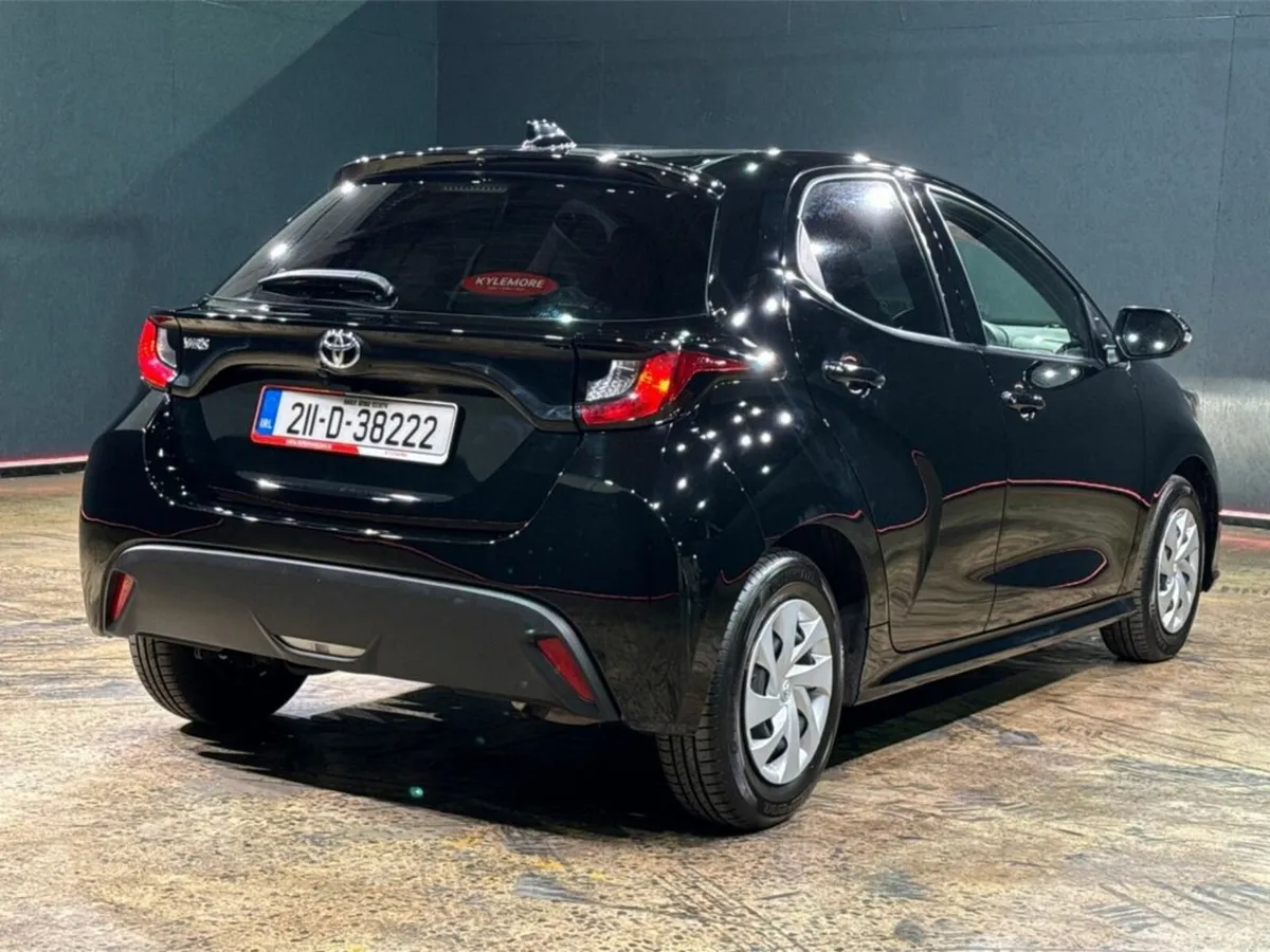 Toyota Yaris 1.0 PETROL AUTO - REVERSE CAMERA - Image 4