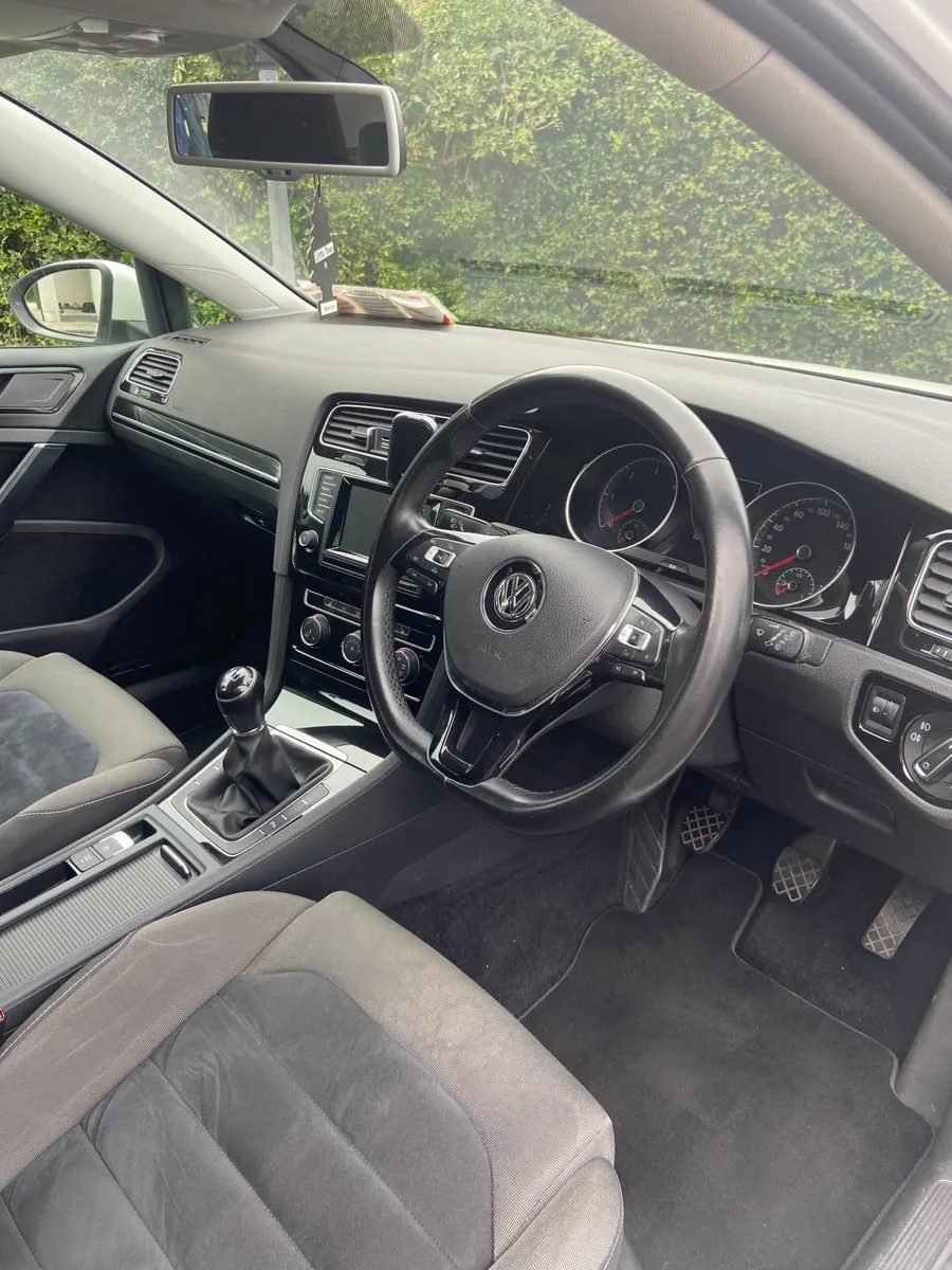 Volkswagen Golf Highline 1.6 TDI Manual - Image 3