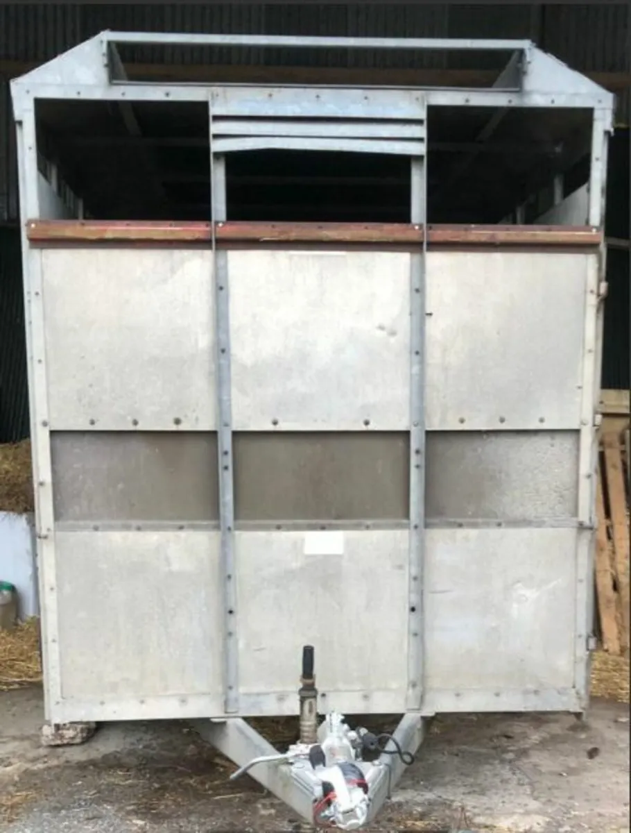bateson livestock trailer - Image 1
