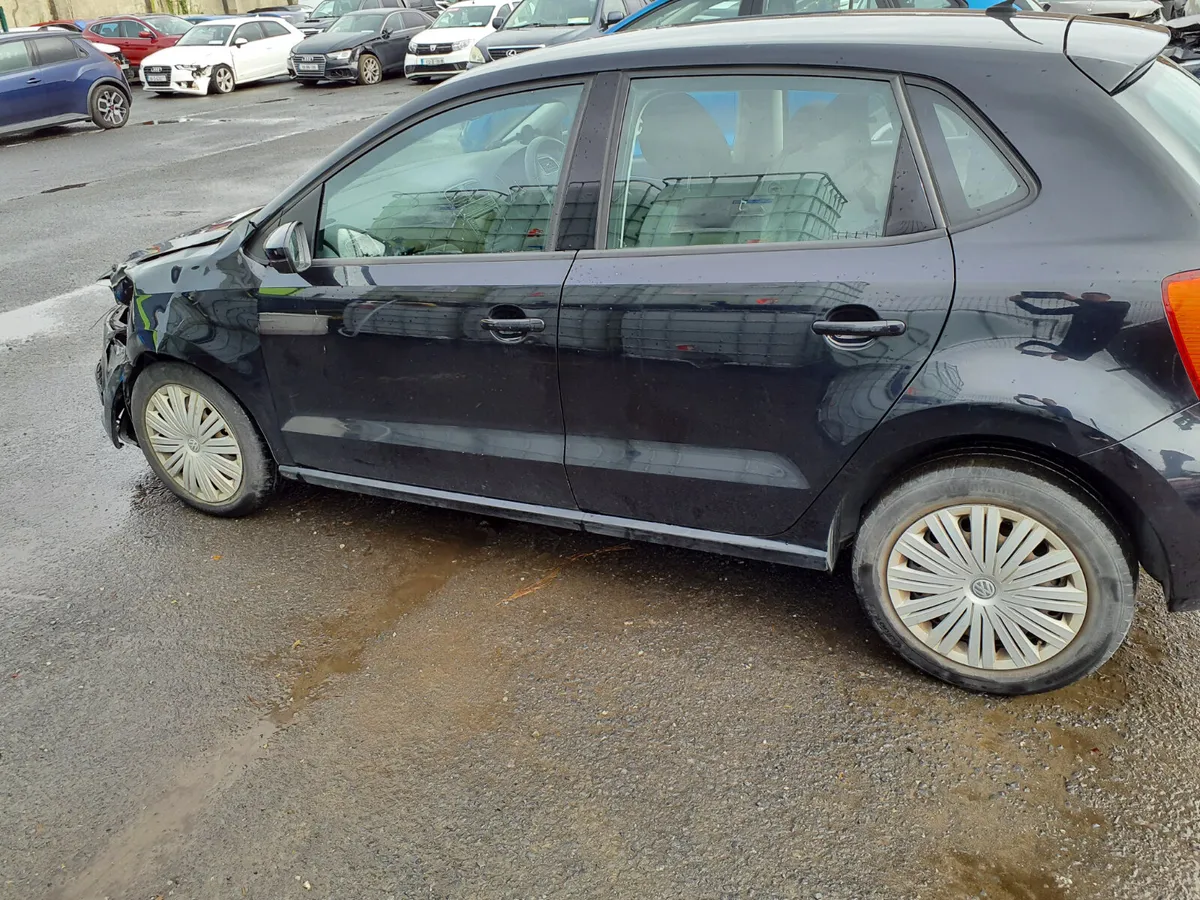 2016 Volkswagen Polo - Image 4
