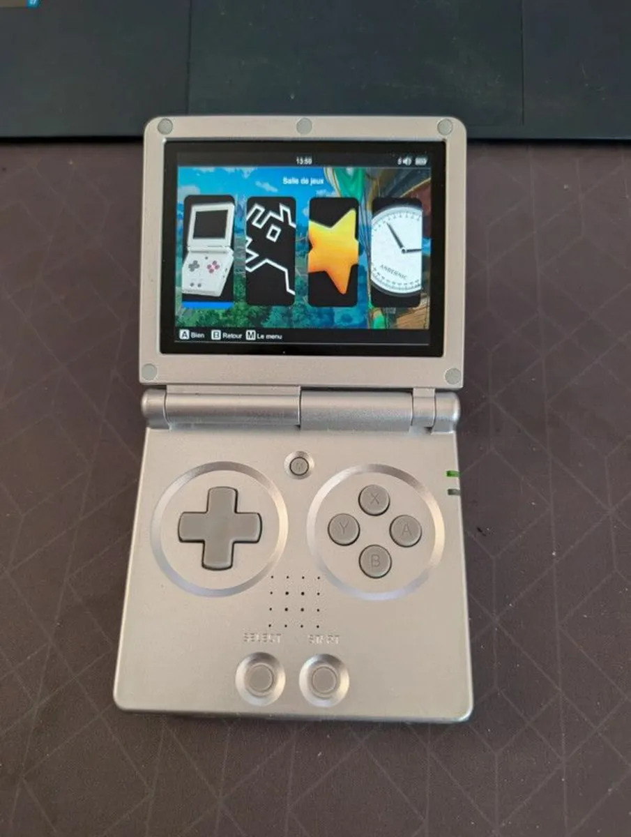 Anbernic RG35XX SP +4000 games SNES, PS1 etc - Image 2
