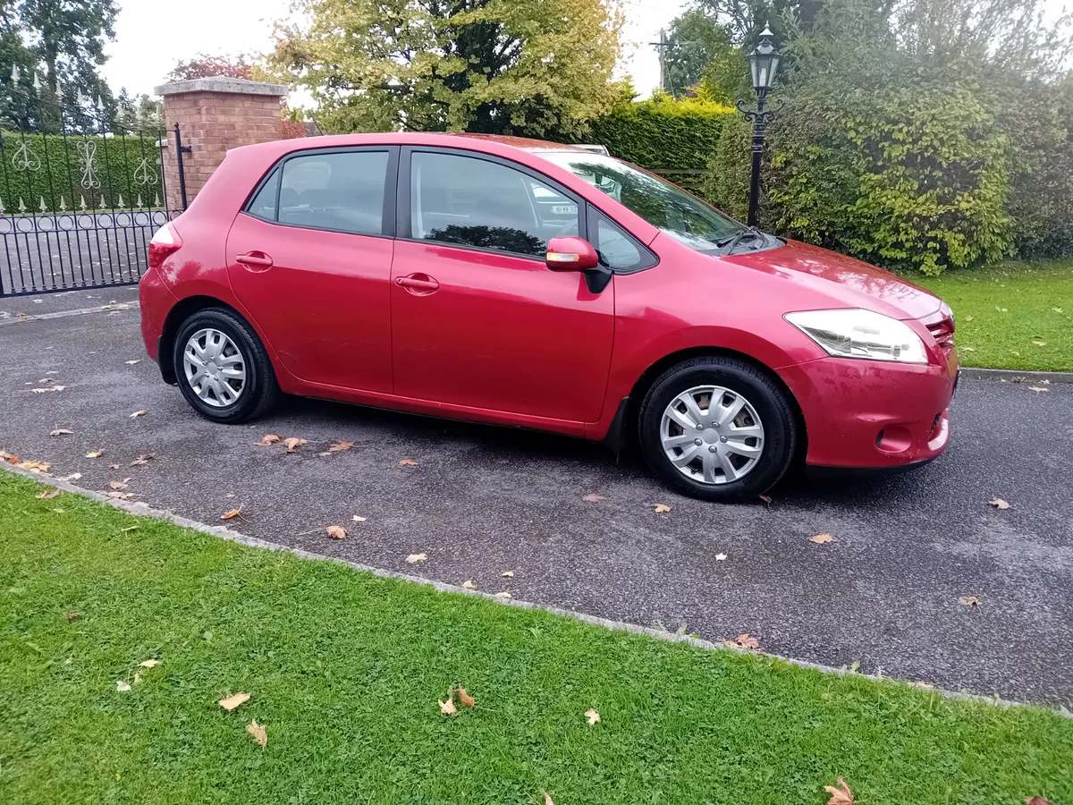 11 TOYOTA AURIS  1.4 D4D TERRA 5 DOOR - Image 3