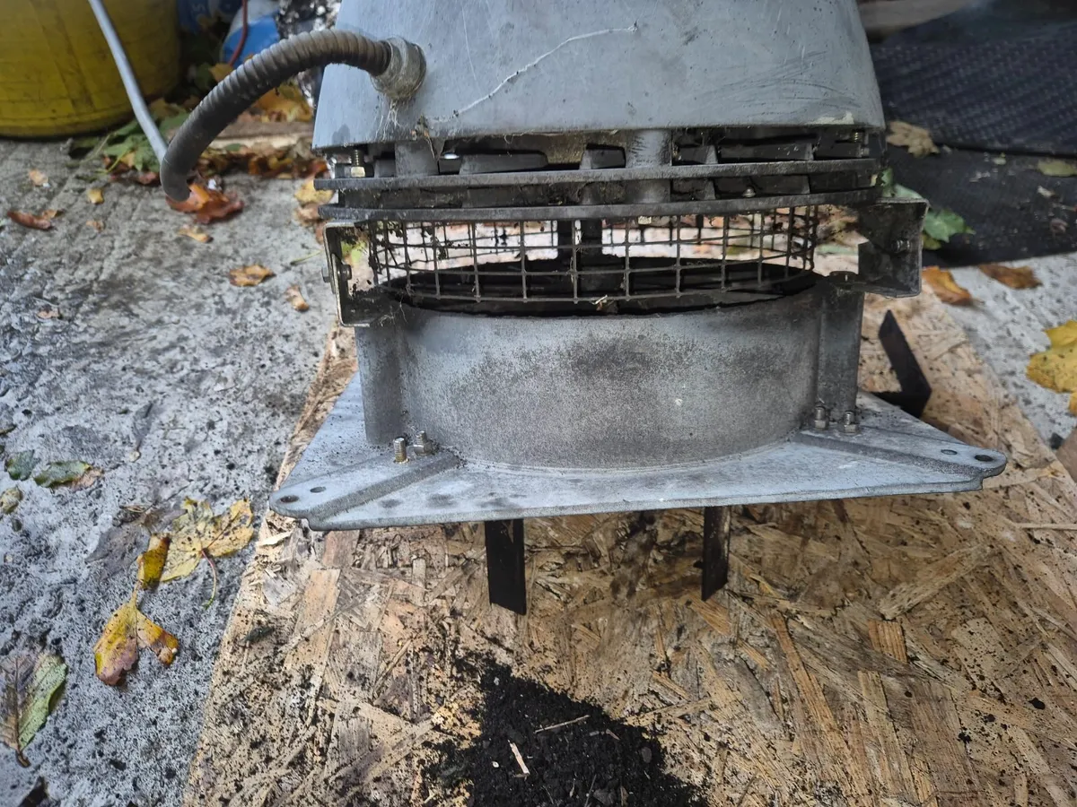 Eletric chimney fan cowl - Image 1