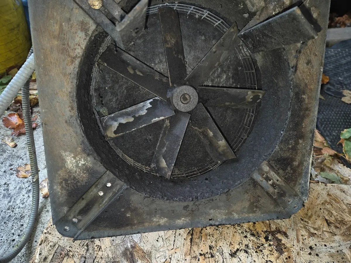 Eletric chimney fan cowl - Image 2
