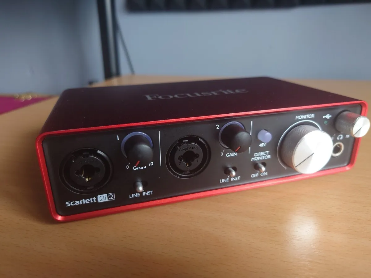 Focusrite Scarlett 2i2 Recording Bundle - Image 3