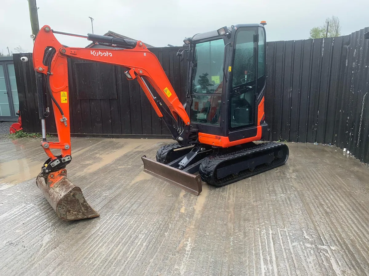 2022 Kubota U27-4  Digger - Image 1