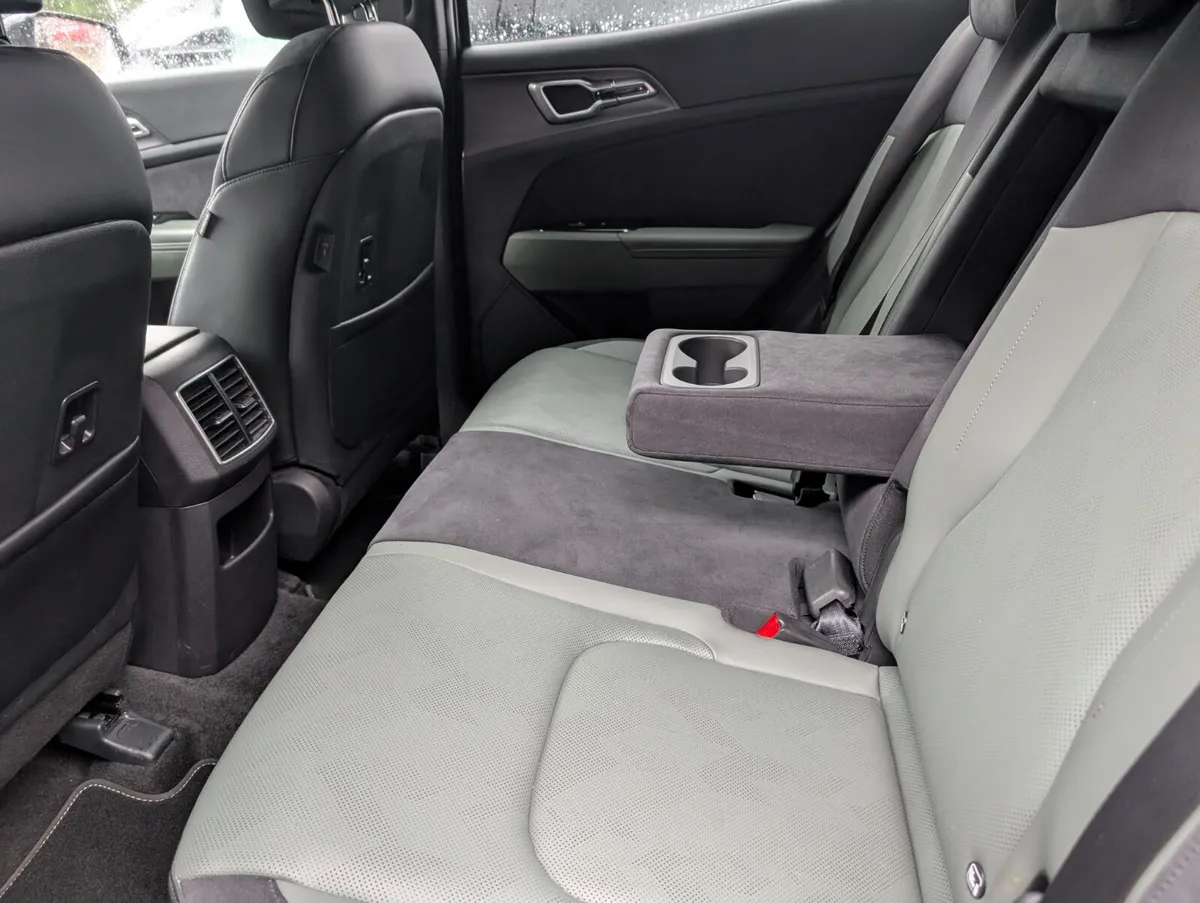 Kia Sportage HEV 2023 - Image 4