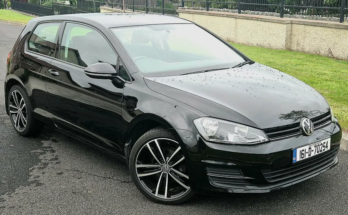 Volkswagen Golf 1.2 TSI Bluemotion - Image 1